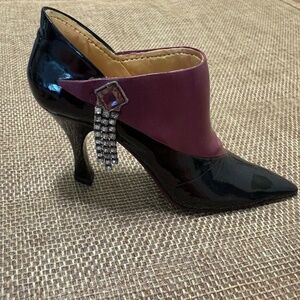 Just The Right Shoe-2002 Stepping Out Uptown Swing #25343- By Raine